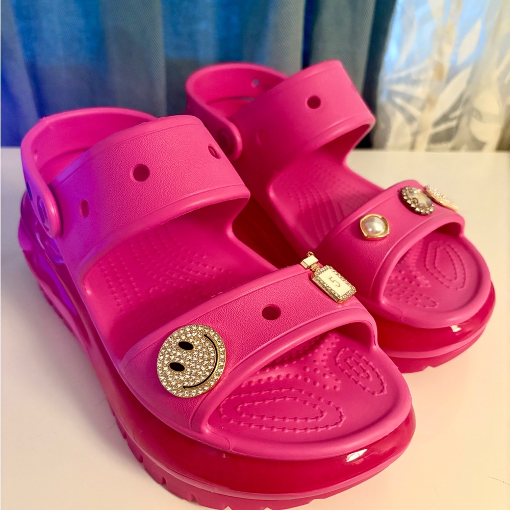 CROCS Viral Platform Mega Crush - NWOT